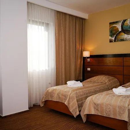 Criss 3* Bukareszt