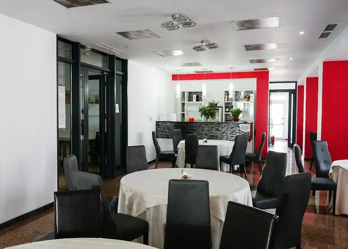 Criss 3* Bucharest